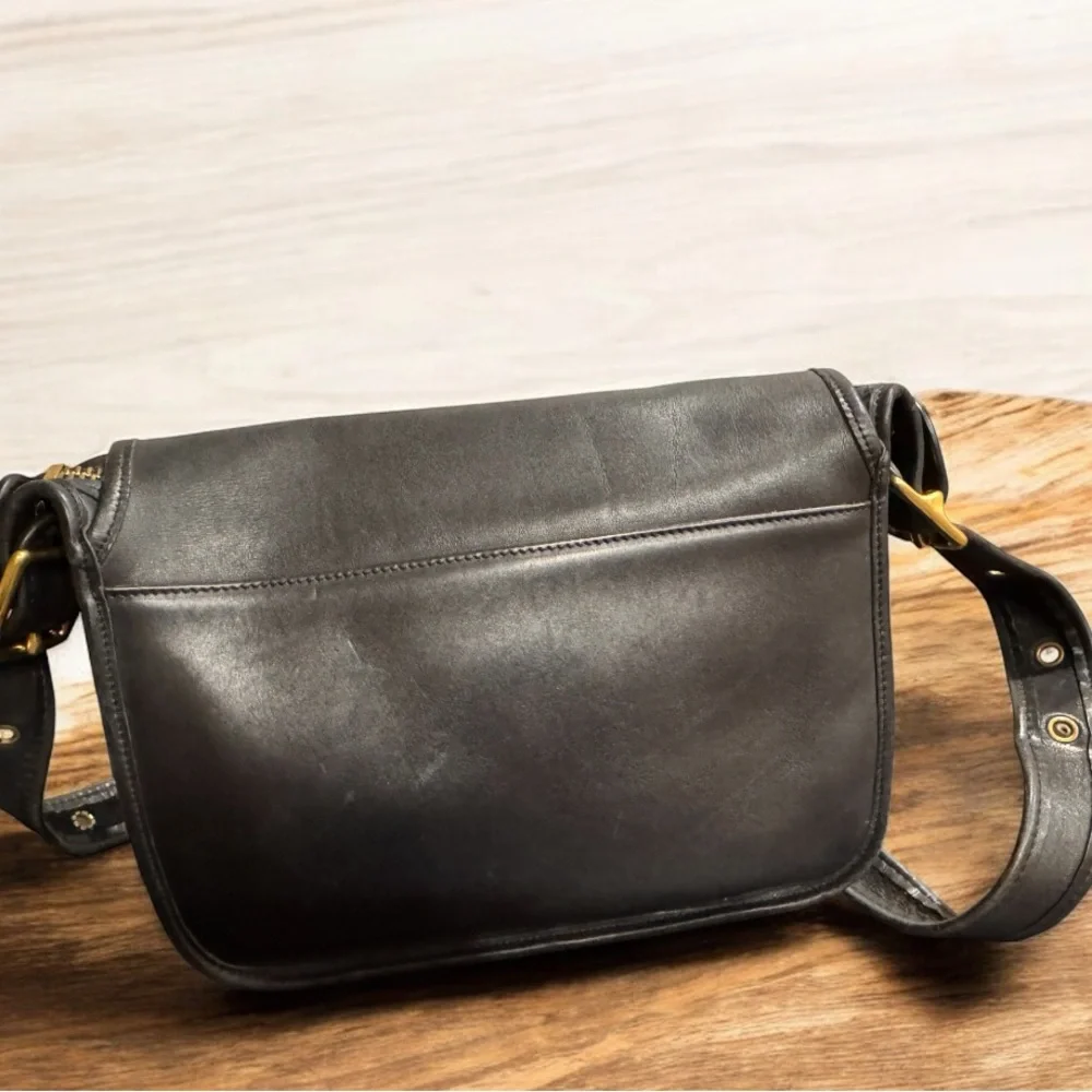 Coach vintage Patricia Black Leather shoulder Crossbody Bag 9951